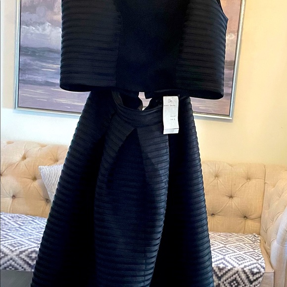 Black Halo Sanibel two piece dress - Picture 2 of 6